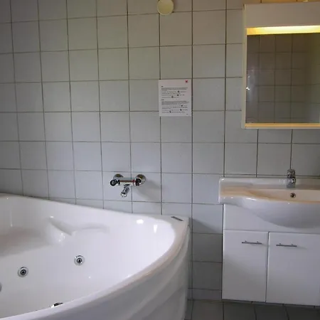 Feriehus Awesome Home In Blavand With Sauna *